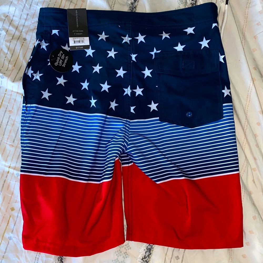 Men’s America Swim Trunks - Picture 3 of 4
